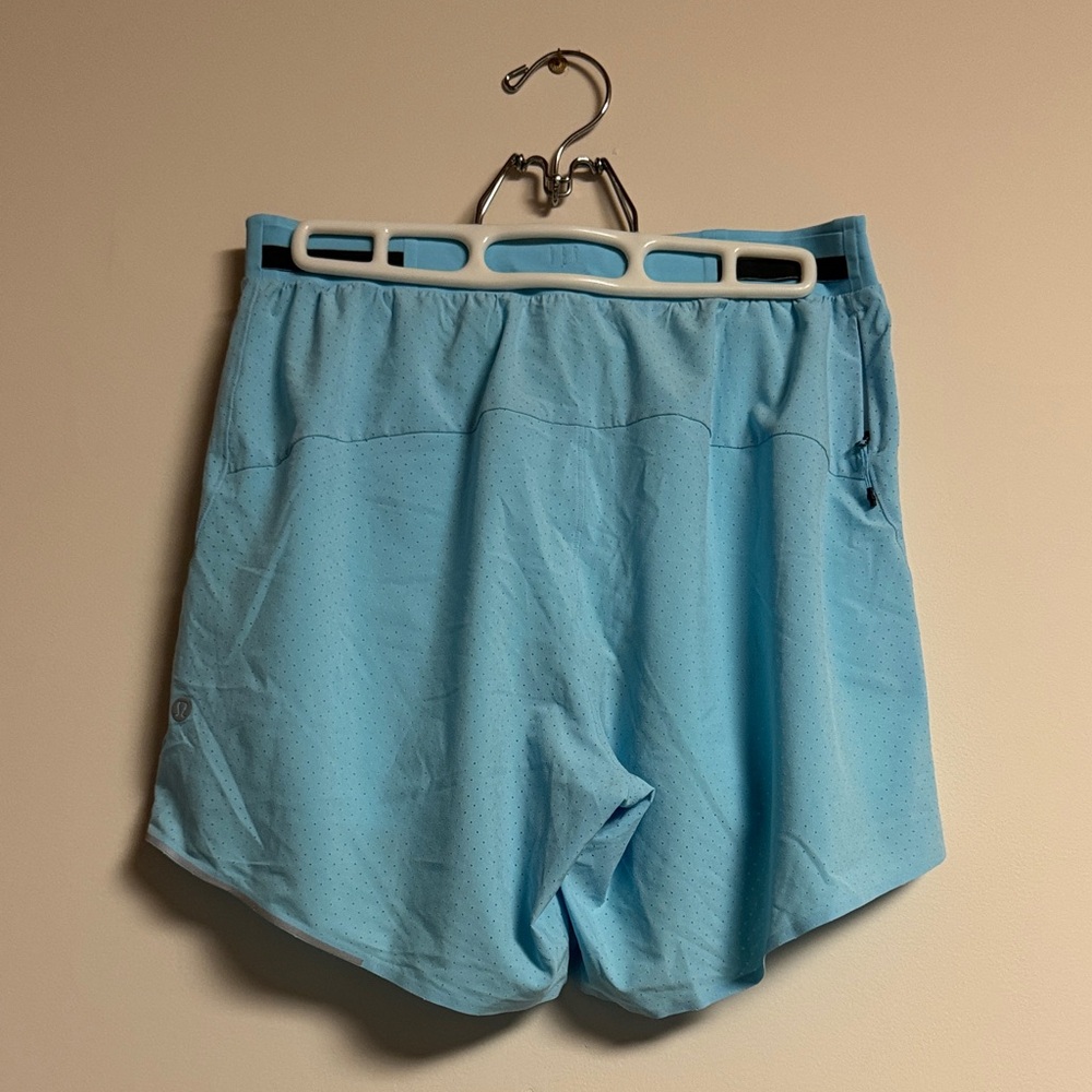 Men’s Light Blue Fast and Free Lined Running Short 5" - Picture 3 of 4